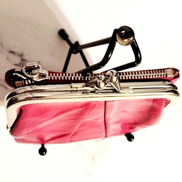 HOBO 'Peg' Hot Pink Small Bi-fold Leather Wallet With Wanderlust Lining - Picture 2 of 7